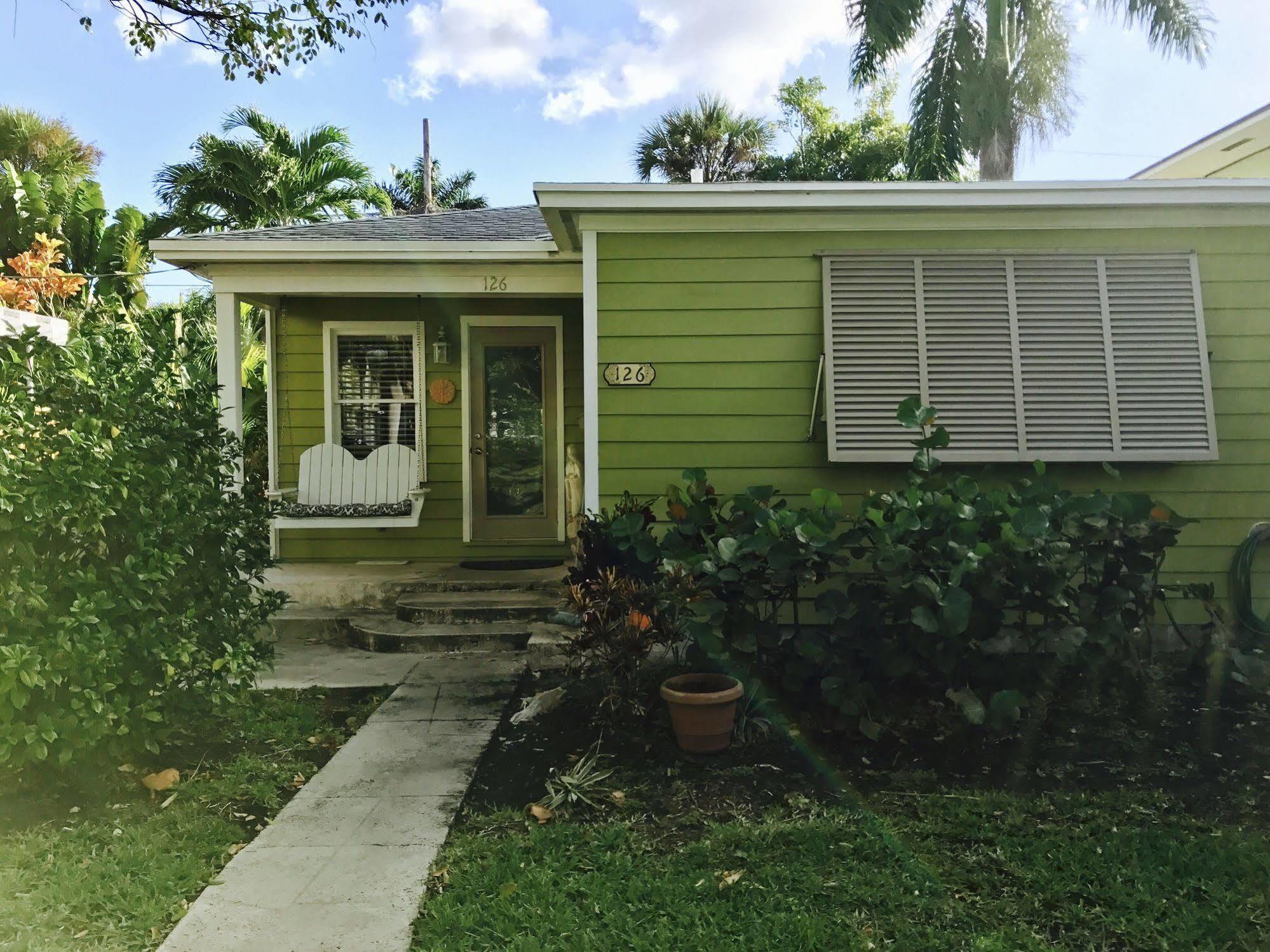 Mango Inn Bed And Breakfast Lake Worth Beach Exterior photo